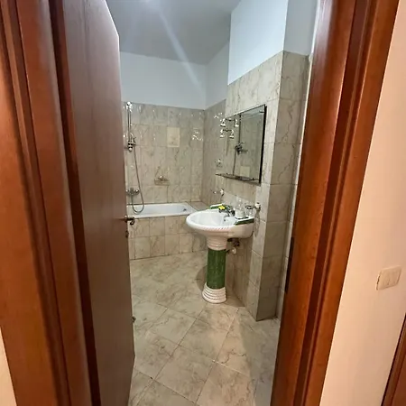 Fia - Forest View 2 Bedroom * טיראנה