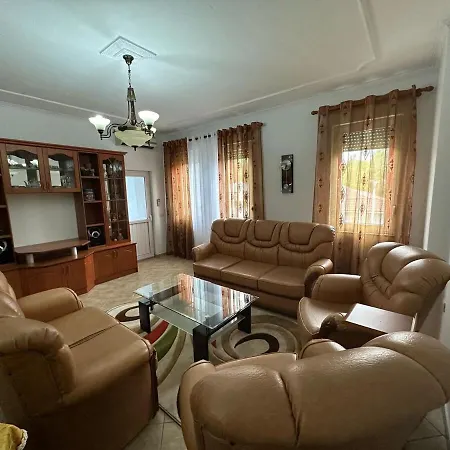 Fia - Forest View 2 Bedroom Daire Tiran